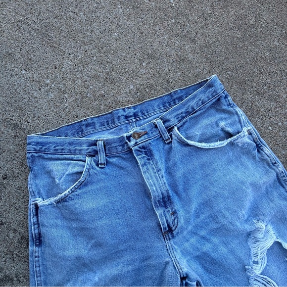 Wrangler Rustler Light Blue Men’s Denim Distressed Jeans - Picture 3 of 6